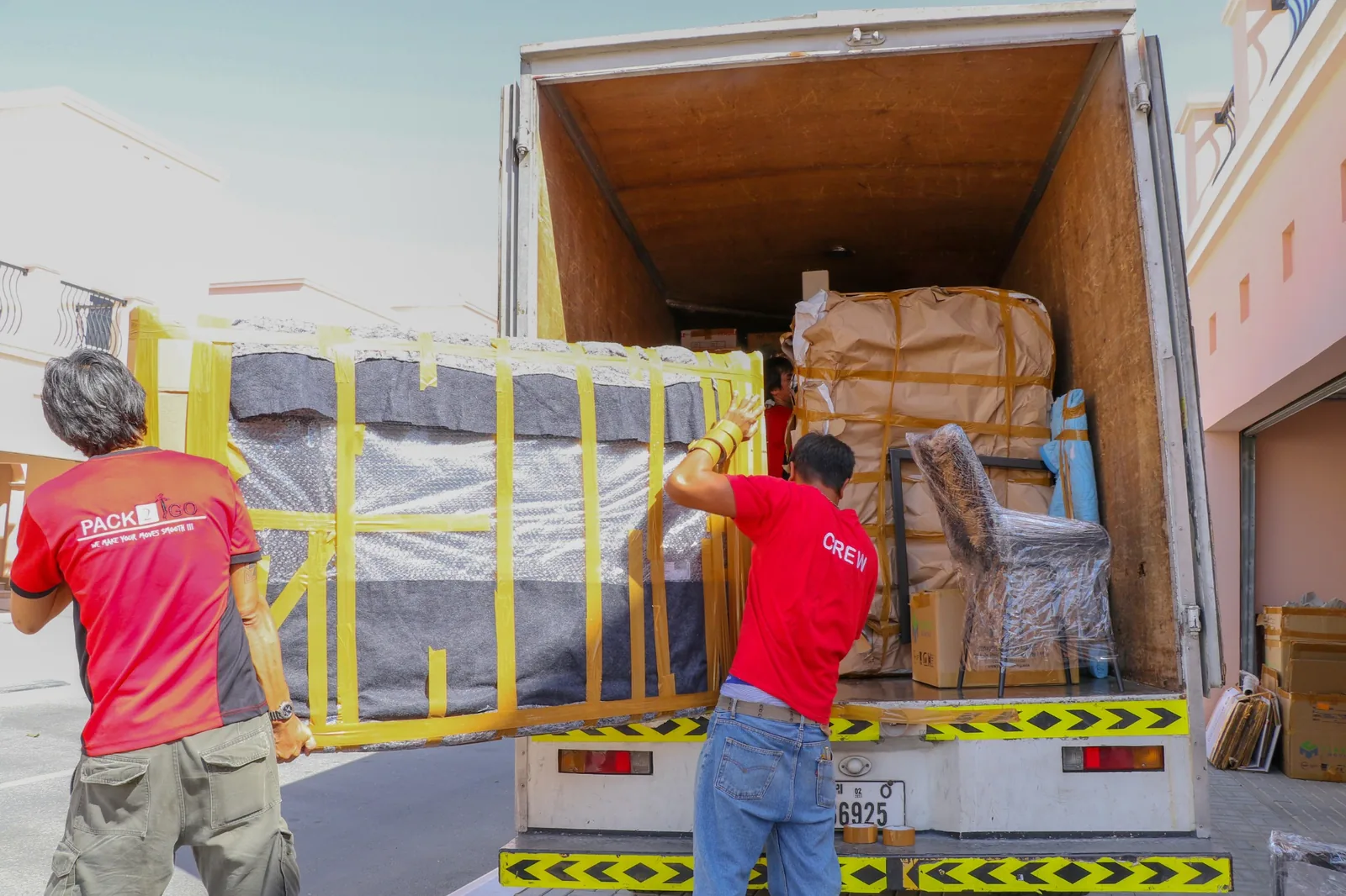 Pack2Go team loading a moving truck